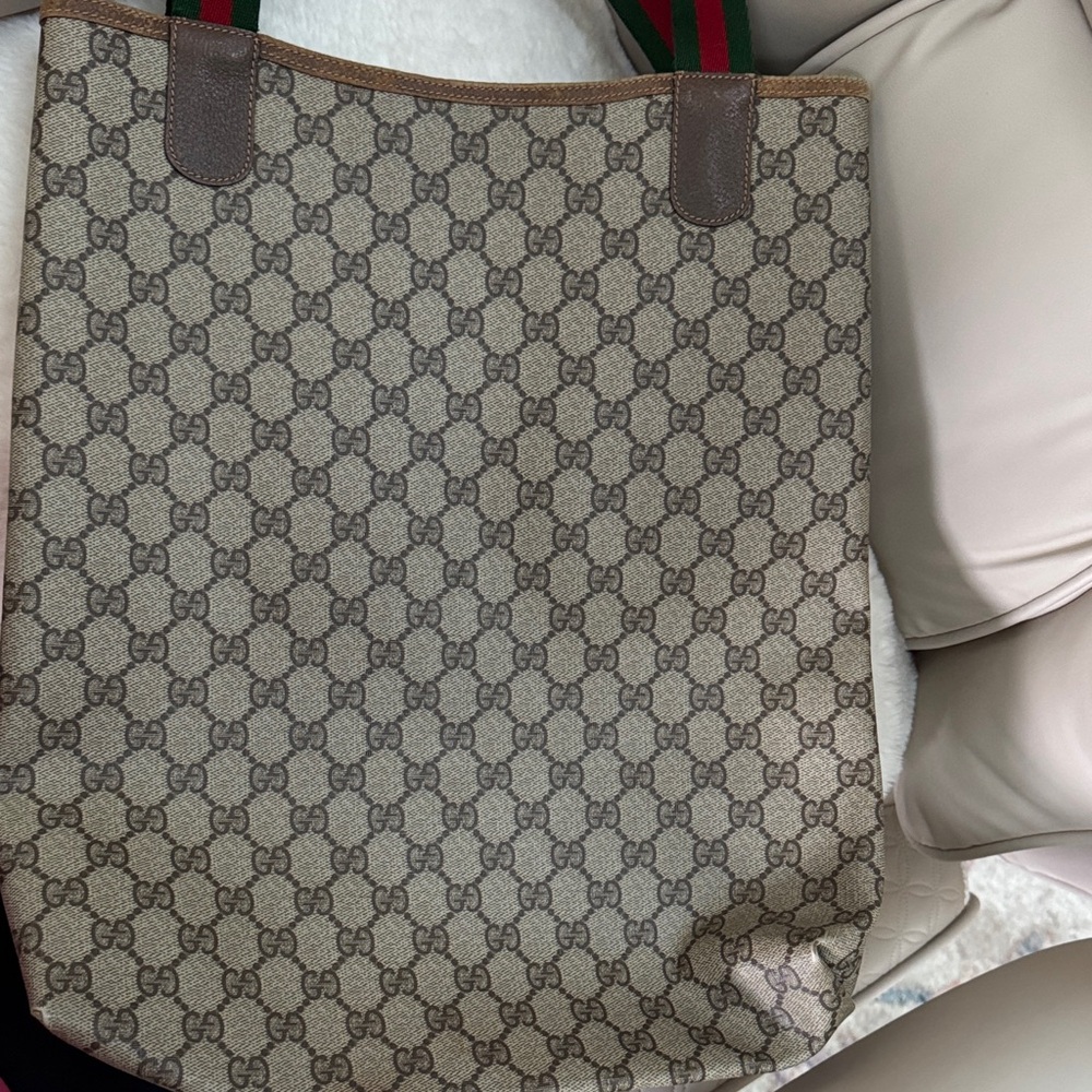 Gucci Beige Monogram Tote with Green and Red Straps - Picture 7 of 9
